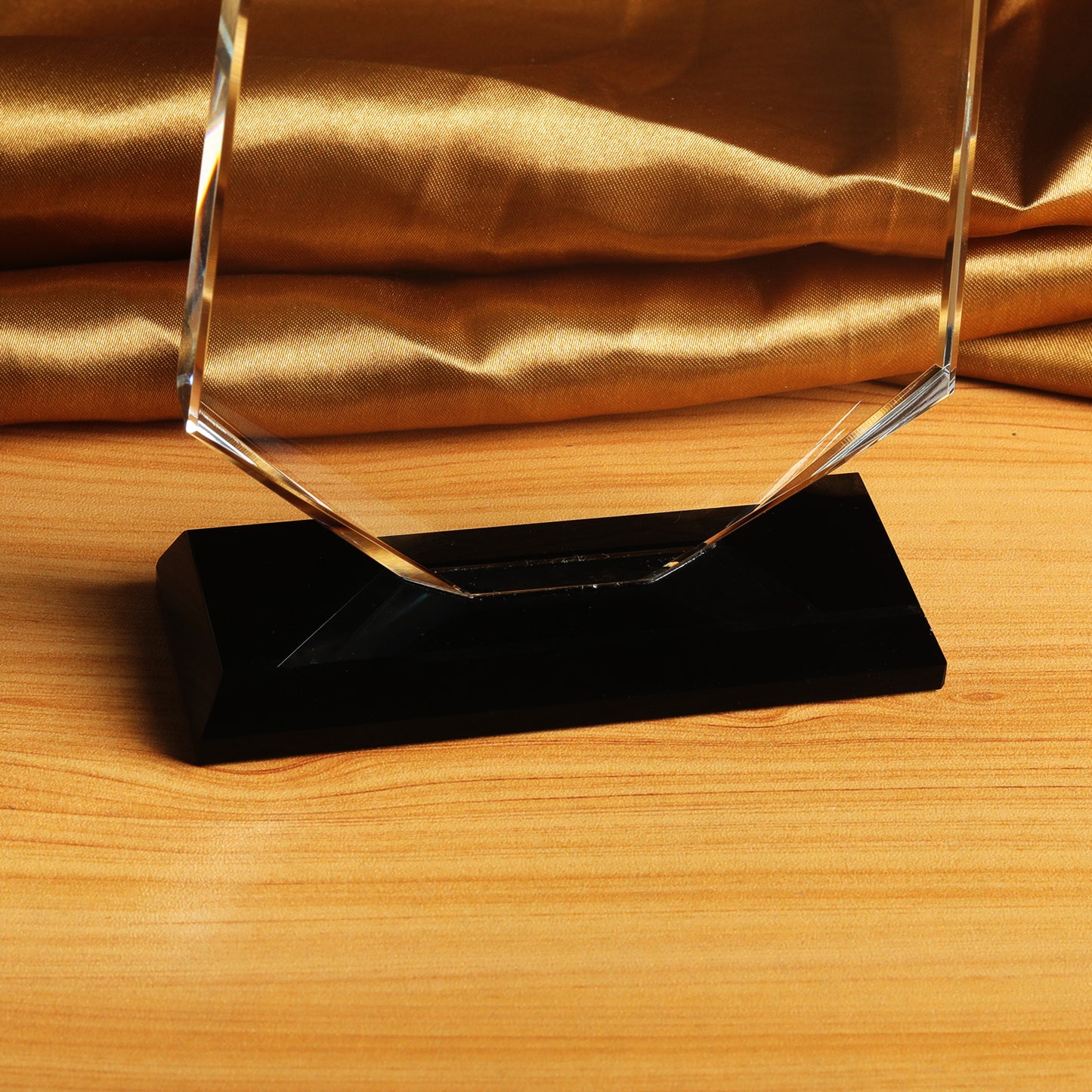 JNGA-306 Longwin Hexagon Crystal Trophy with Black Base