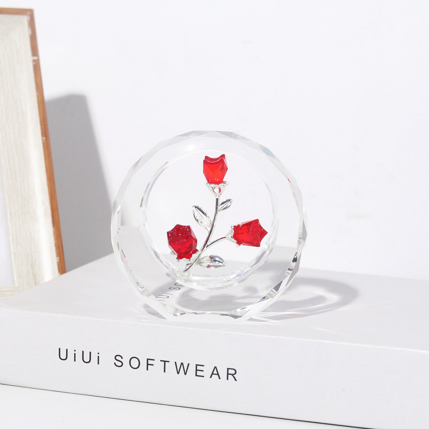 Blue Crystal Tulips Figurine with an Outer Circular Ring for Home Decor