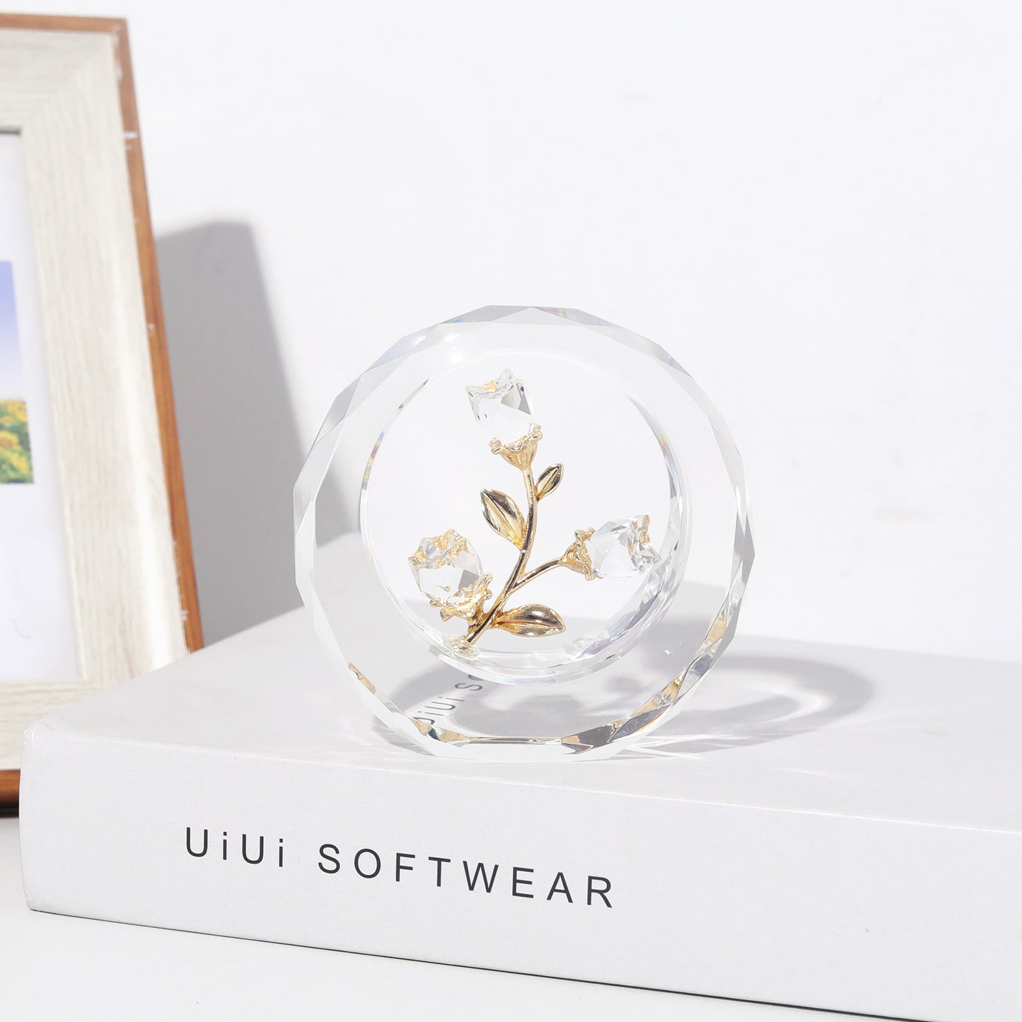 Blue Crystal Tulips Figurine with an Outer Circular Ring for Home Decor